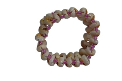 Natural Shell bracelete with Pink Beads, Handcrafted Seashell Jewelry, Cream White and Pink, Beach Style