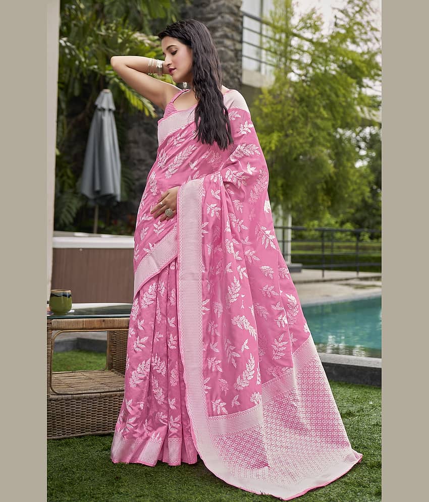 Sariya Jacquard Woven Saree With Unstitched Blouse Piece ( Pink )