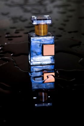 Saundhi Mitti     Aromatic Aquatic Fragrance for Men and Women 10ml