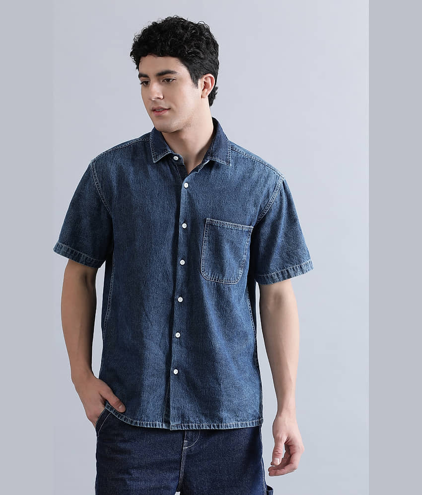 Bene Kleed Men Spread Collar Boxy Denim Shirt With Contrast Stitch