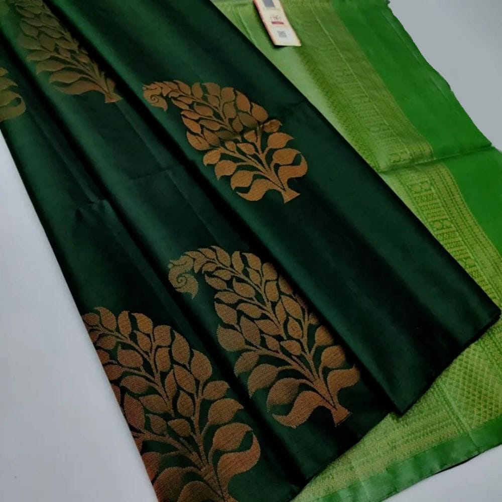 Women's Borderless Kanjivaram Silk Sarees with Unstitched Blouse (Green)