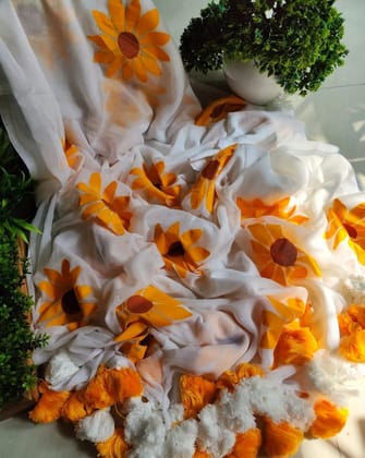 Elegant Linen Saree with Sunflower Print and Tassel Border – Lightweight Summer Wear-White