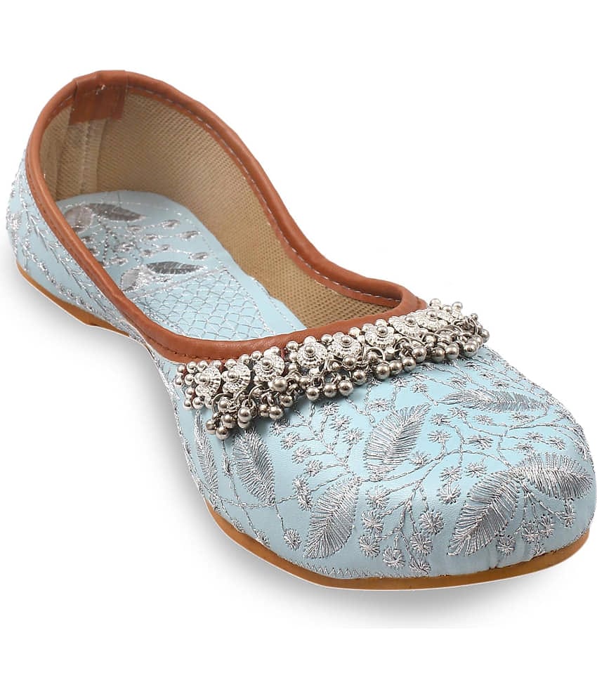 rajeraj Light Blue Women's Juttis