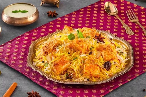 Zaikedaar Paneer Biryani (Paneer Dum Biryani)