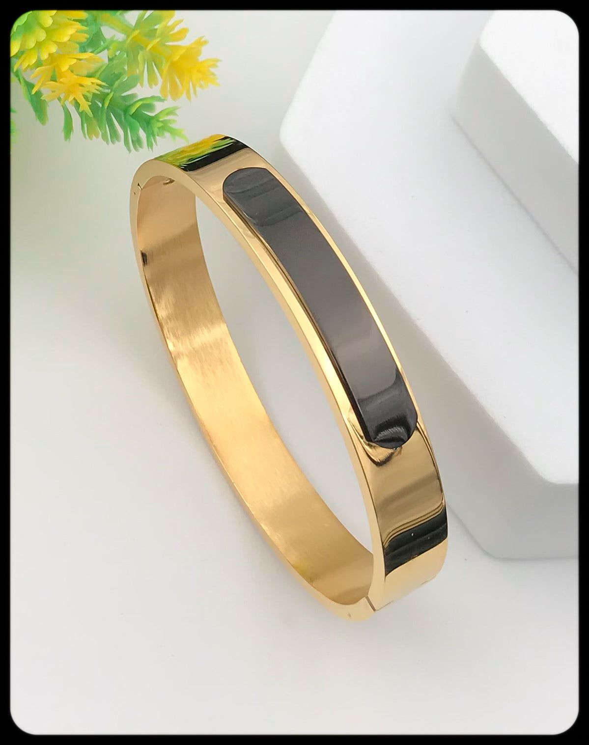 Earwig Kada Bracelet