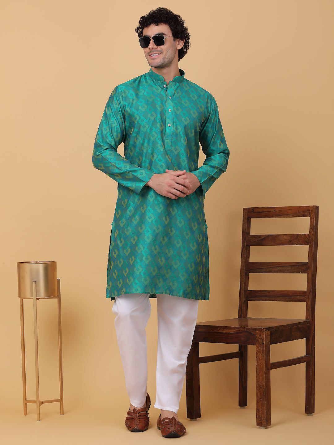 KRAFT INDIA Men Jacquard Knee Length Kurta With White Elastic Waistband Pyjama Set