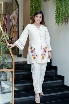 Sidra White Floral Schiffli Co ord Set-M