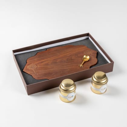 Gift Hamper of Platter, Brass Spoon, & Tea Jars-Serving Platter x 1 / Spoon x 1 / Tea Tin Jars x 2 (30 gms each) / 16.5 inches x 10.5 inches (Box Dimensions)