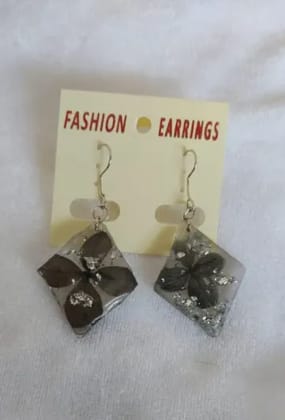 Elegant Real Dried Flower and Silver Flakes Earrings Set
