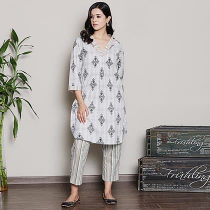 Printed grey V-neck Kurta Set-XS