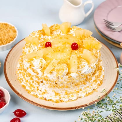 Pineapple With Butterscotch Cake Half Kg