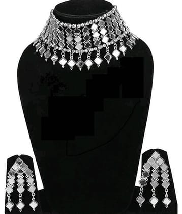 Samridhi DC Silver Alloy Necklace Set ( Pack of 1 )