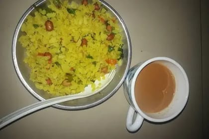 Poha With Adrak Tea
