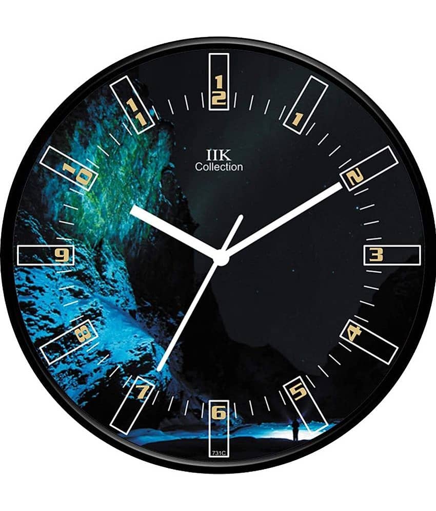 IIK COLLECTION - Circular Analog Wall Clock