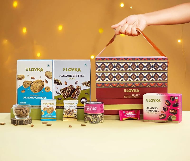 Loyka Safarnama Box (1 Unit) | Assorted Chocolate Collection | Premium Gifting