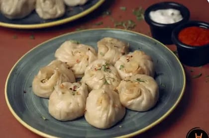 Paneer Steamed Momos [8 Pieces]