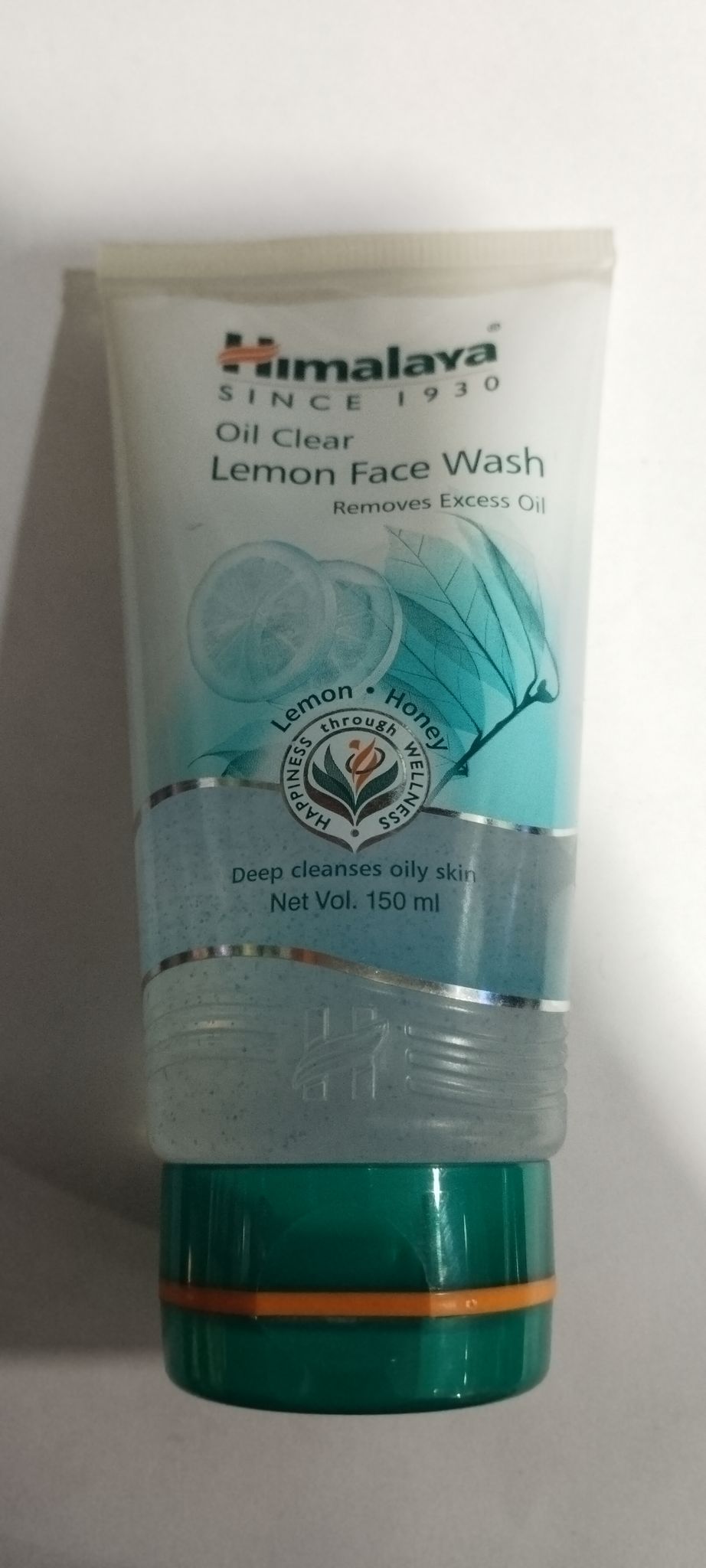 Himalaya Oil clear Lemon face wash Removes excess oil 