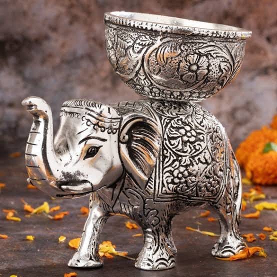 Silver-finish elephant bowl