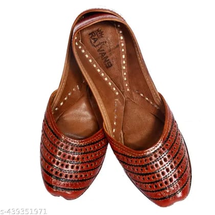 RAJVANS Ethnic Womens Leather Juttis with Cutting Artwork, Ladies mojaris, Punjabi Jutti, Office Work Casual wear (JTF-02)