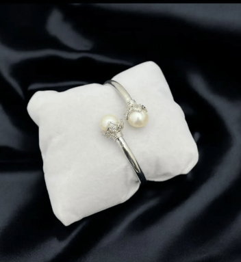 White Blossom Pearl Bracelet For Women