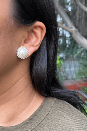 PEARL CLIP-ON STUDS