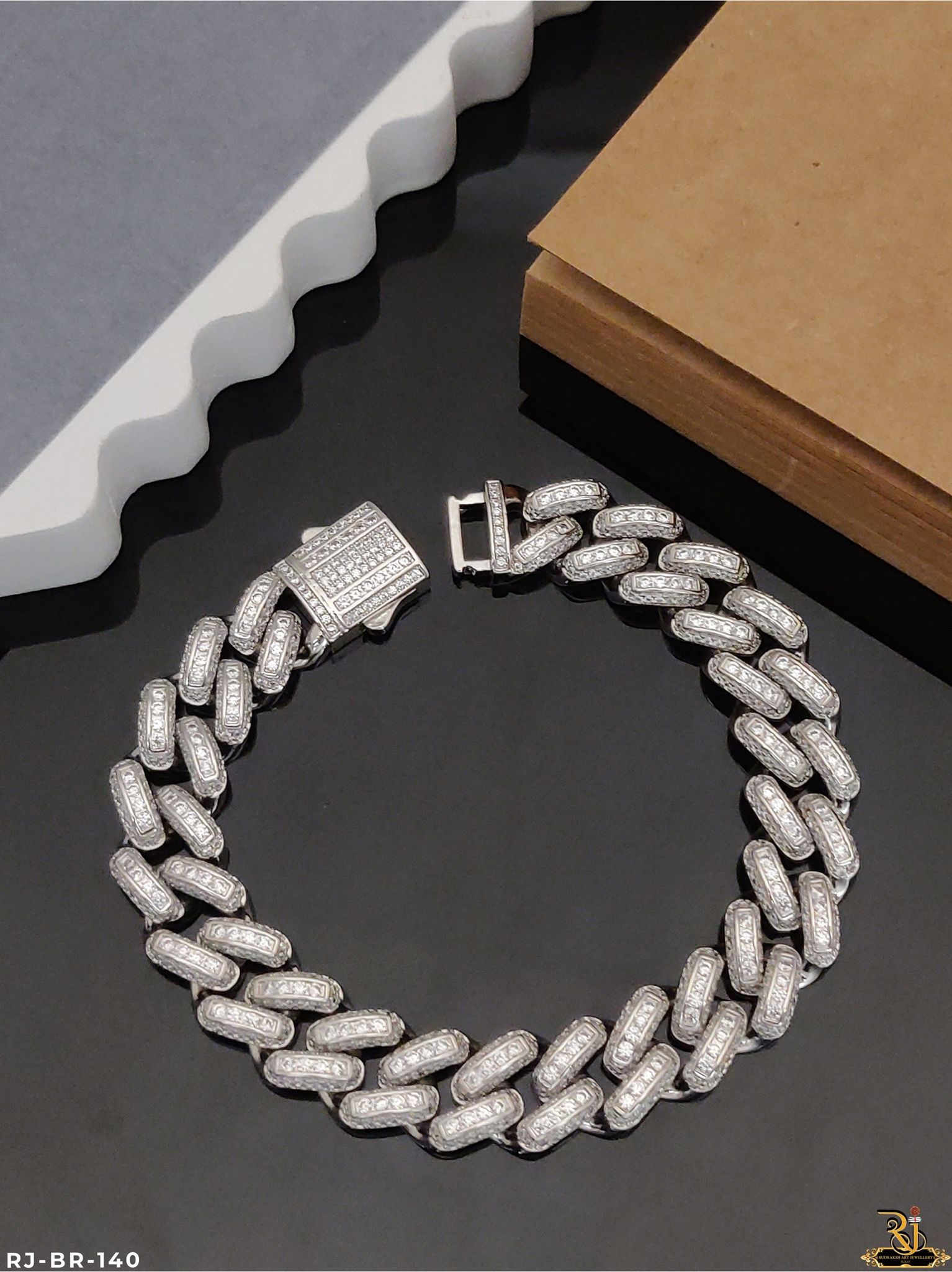 Superior Quality Design Silver Pleted Men’s Bracelet BR-140