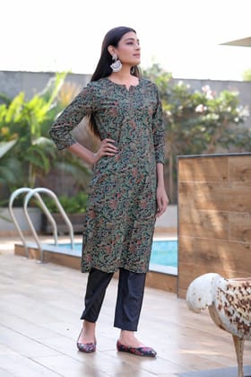 Printed Black Cotton Fabric Kurti VCK1312