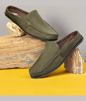 Buxton Green Men's Slip on