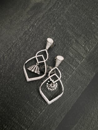 White Stone Earring 1422