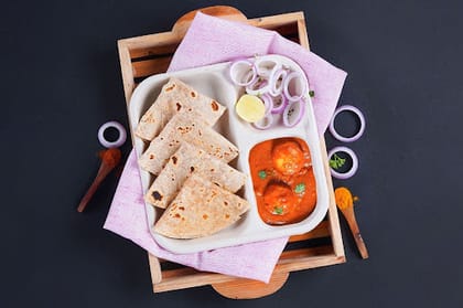 Dum Aloo & Chapati Lunchbox