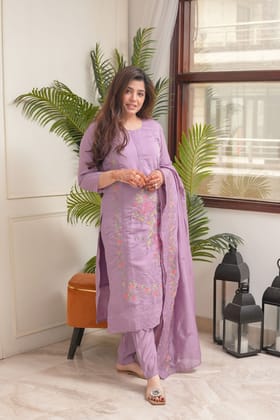 Ilahi Purple Embroidered Suit Set-M