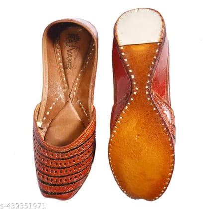RAJVANS Ethnic Womens Leather Juttis with Cutting Artwork, Ladies mojaris, Punjabi Jutti, Office Work Casual wear (JTF-02)