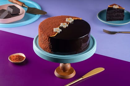 Chocolate Truffle Eggless Cake