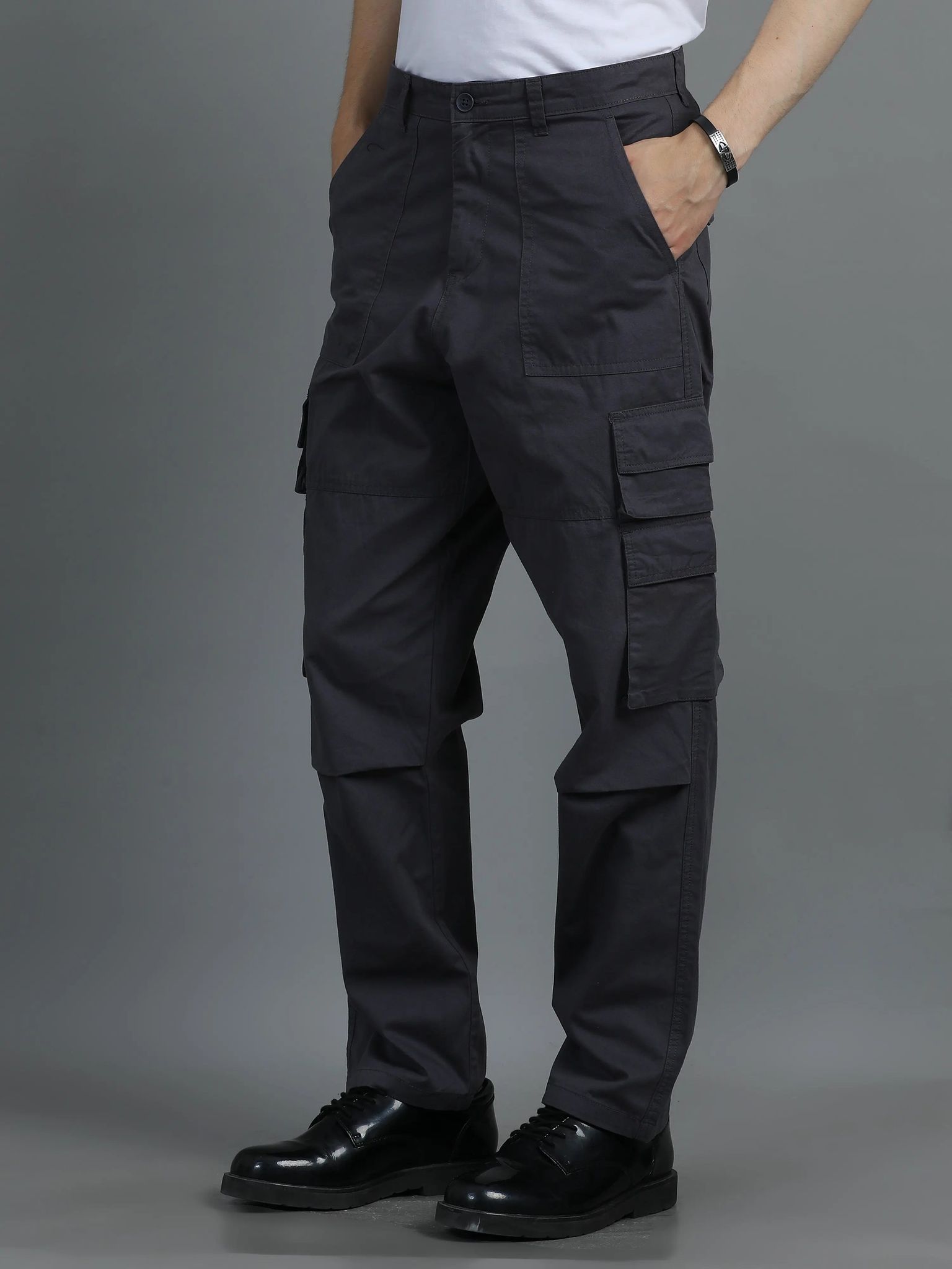 Men Cotton Relaxed Fit Cargo Trousers, Dark Grey-28