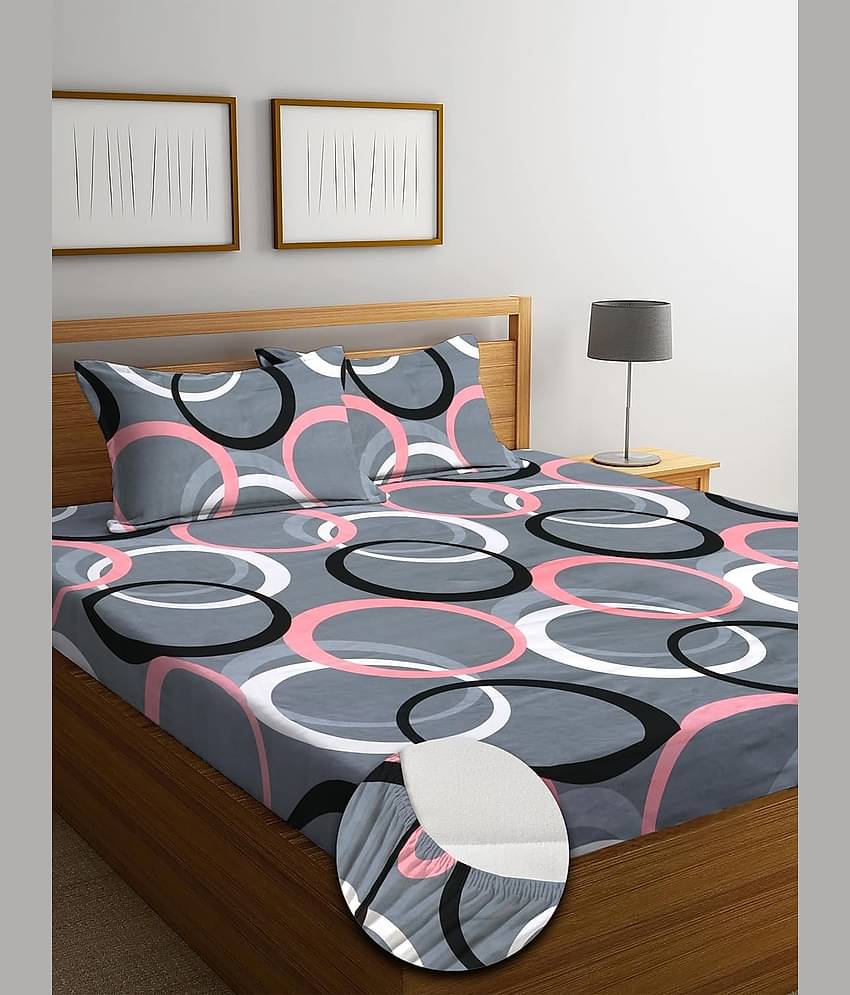 YKNIP Cotton Geometric Fitted 1 Bedsheet with 2 Pillow Covers ( King Size ) - Light Grey