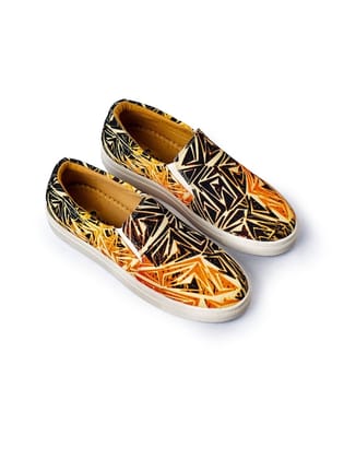 Women Printed Lightweight Canvas Slip-On Sneakers