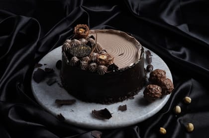 Ferrero rocher cake [egg]