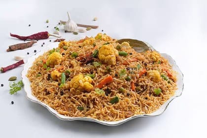 Hyderabadi Veg King Biryani (Serves 2) Hyderabadi Veg King Biryani (Serves 2)