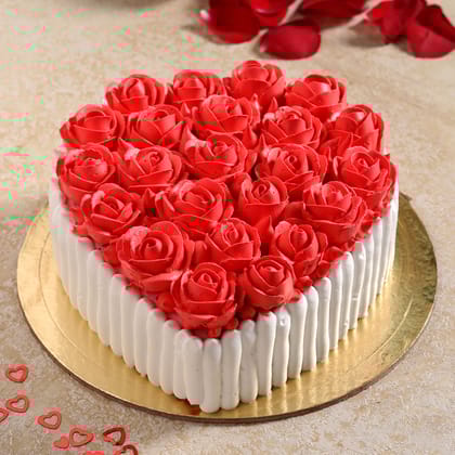 Pretty Roses Black Forest Cake Half Kg
