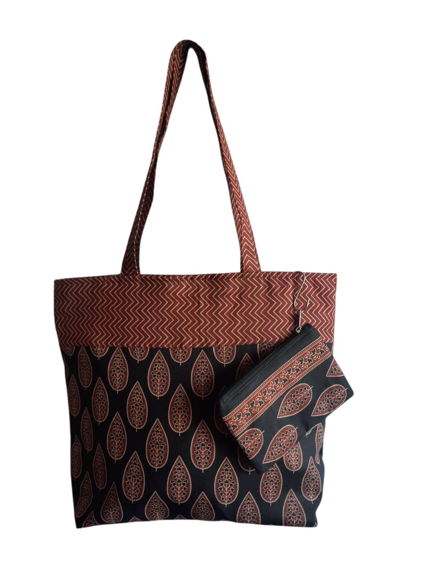 Stylish Cotton Tote Bag with Leaf Pattern - Eco-Friendly Daily Use Bag