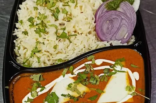 Shahi Paneer With Rice And Salad