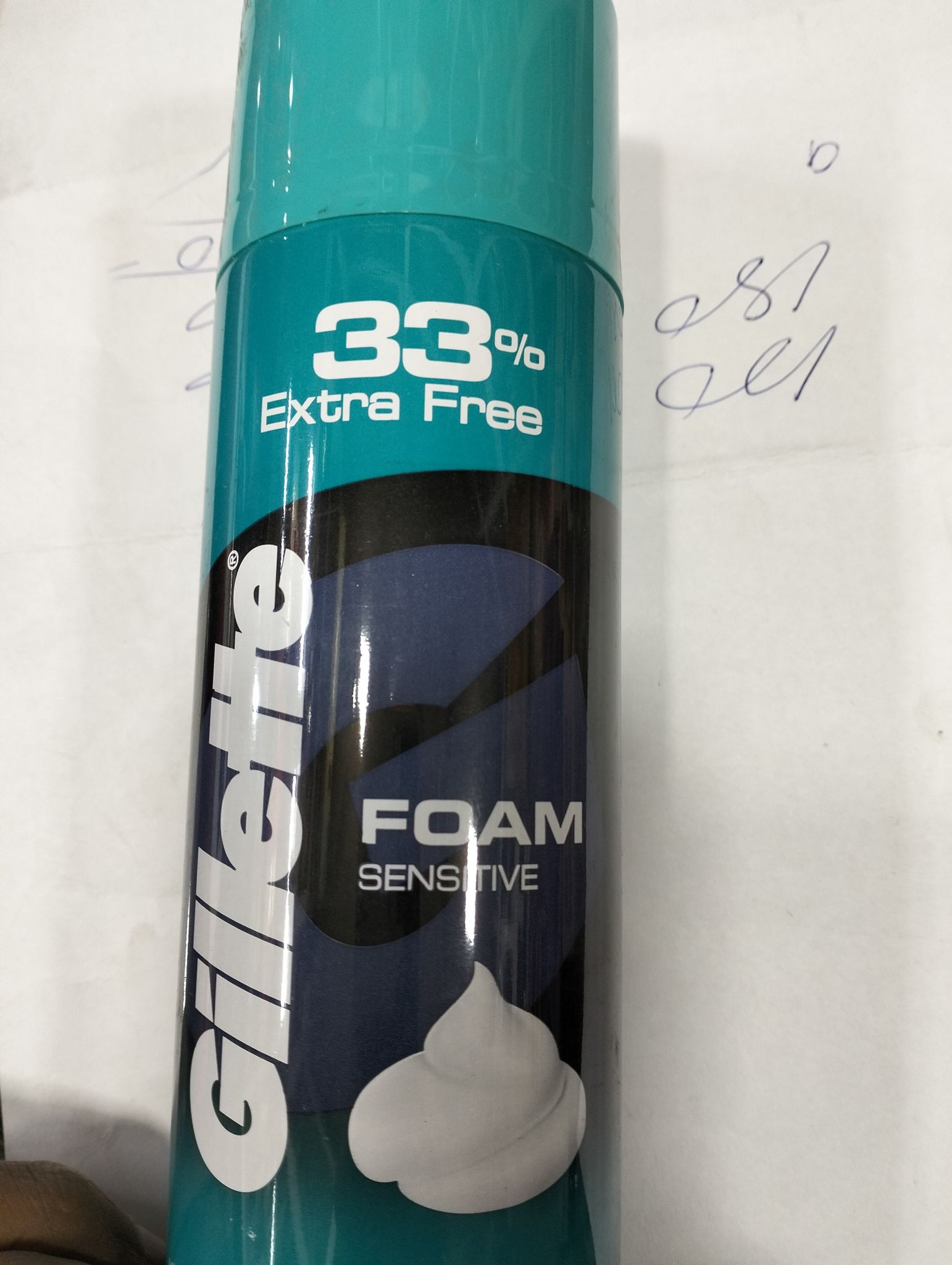 Gillette 33% Extra free Foam Sensitive 