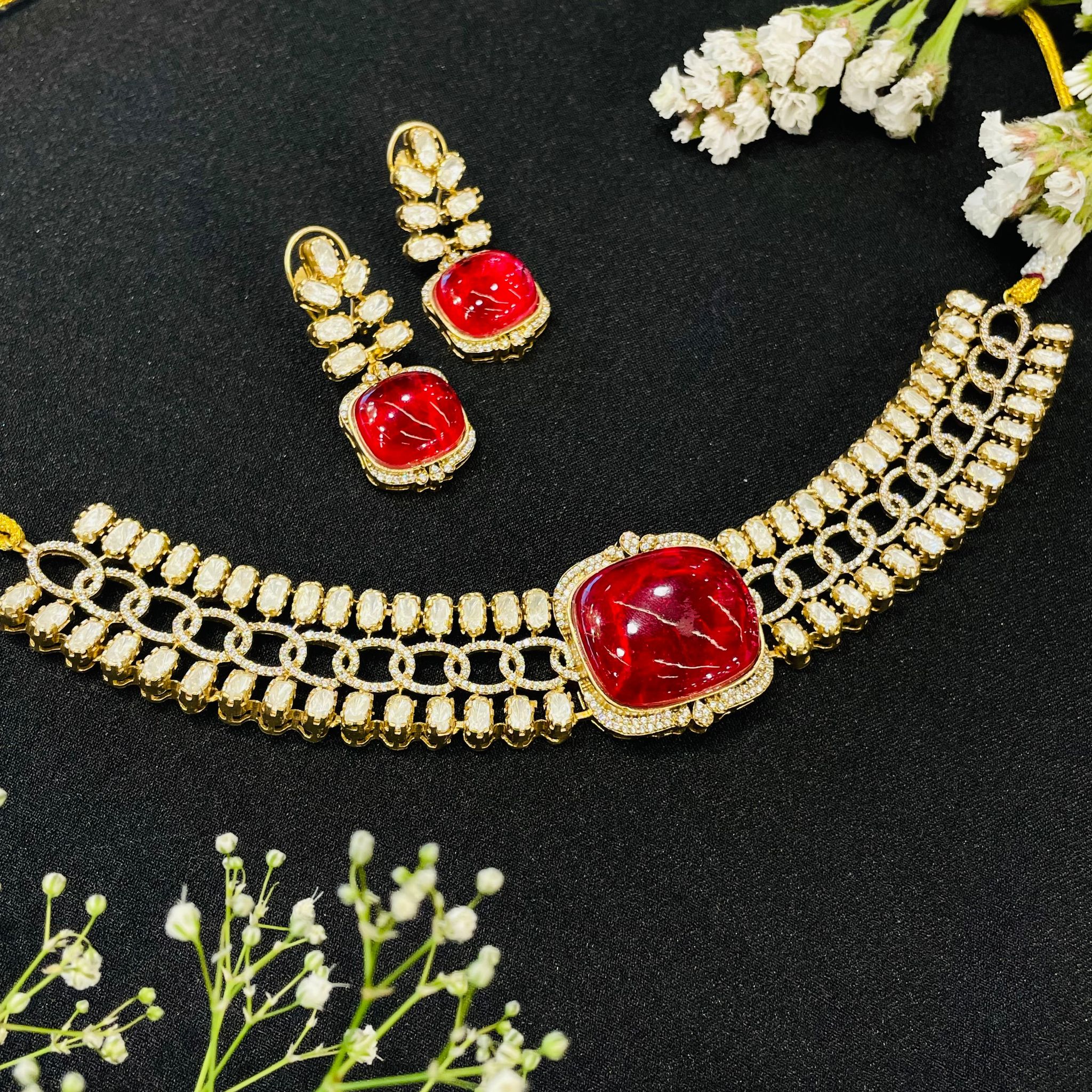 Nayaab Alima Choker