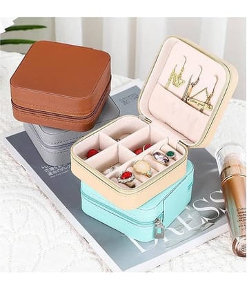 Leather Mini Jewelry Travel Case, Small Travel Jewelry Organizer, Portable Jewelry Box for Rings, Earrings, Necklaces, Gifts – Compact Display Storage Case for Travel