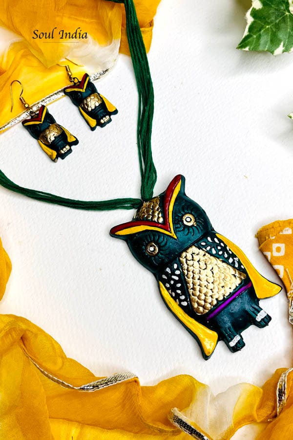 Handmade Terracotta Pendant Necklace Set- Green
