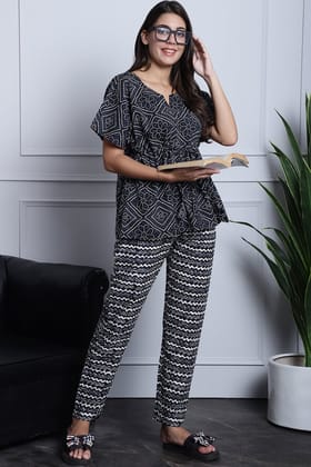 Grey Color Abstract Printed Cotton Nightsuit For Women-s / grey