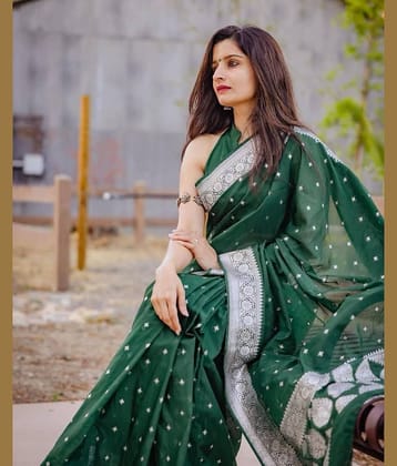 fab woven Art Silk Woven Kanjeevaram Sarees With Unstitched Blouse Piece ( Green )