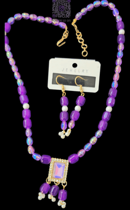 Kundan necklace with pendant