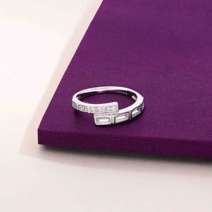 Bonded Baguette Twist Silver Minimal Ring-White Stone / Silver / US 4 (14.8 mm Diameter)
