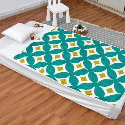 Green and White Cotton 120 GSM Ultrasoft Reversible Single Baby Blanket for Babies-Kids / Green and White / KTB-ME1152